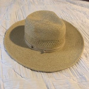Carly Jean Los Angeles Huntington Hat